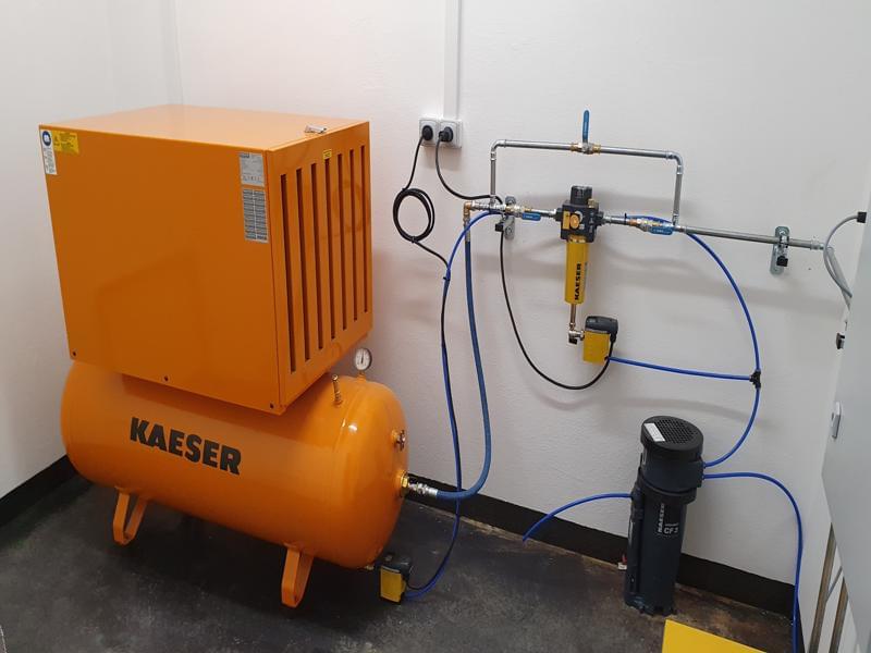 14 - Soundproof reciprocating compressor